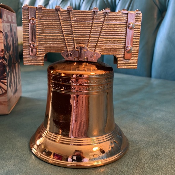 Avon “Liberty Bell” Decanter - Picture 3 of 8